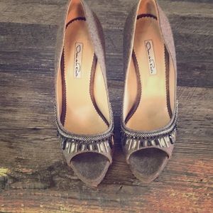 Oscar De La Renta peep toe heels